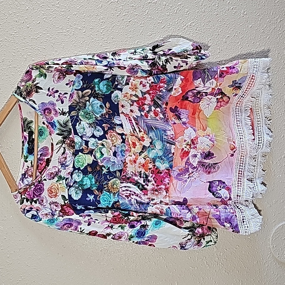 Calesaa Flowe Print 3/4 Sleeve Top